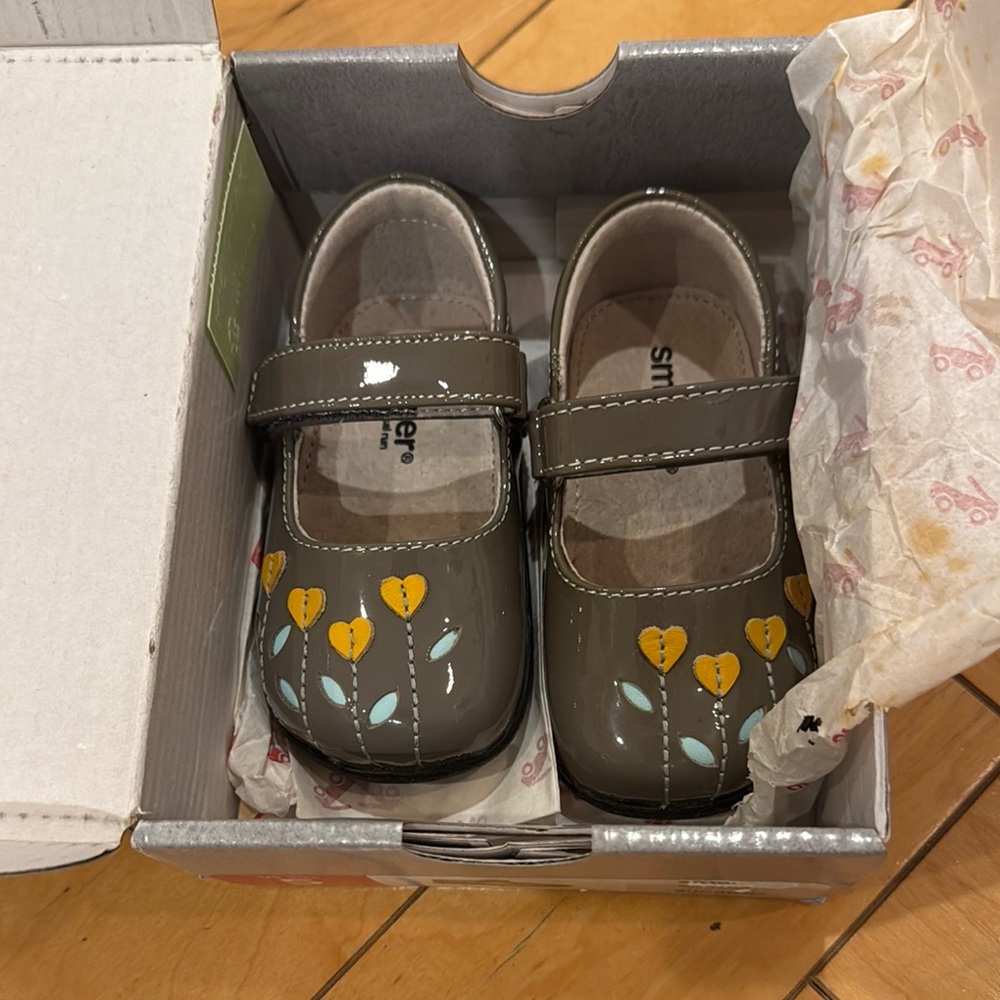 See Kai Run Tricia Gray Patent / Yellow Size 5